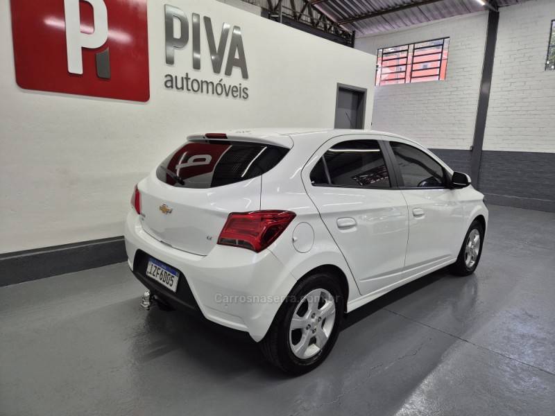 CHEVROLET - ONIX - 2019/2019 - Branca - R$ 63.900,00