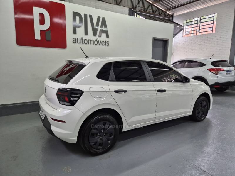 VOLKSWAGEN - POLO - 2023/2024 - Branca - R$ 72.500,00