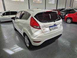 FORD - FIESTA - 2015/2015 - Branca - R$ 47.800,00