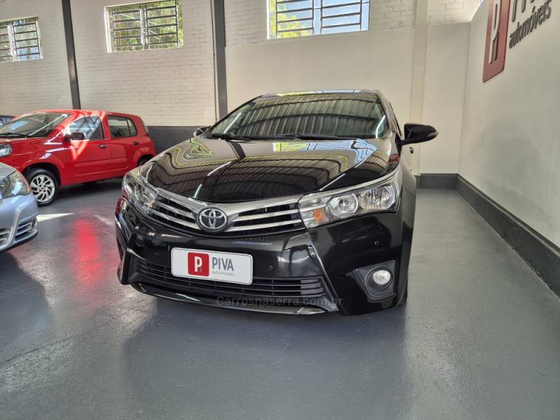TOYOTA - COROLLA - 2015/2016 - Preta - R$ 85.900,00