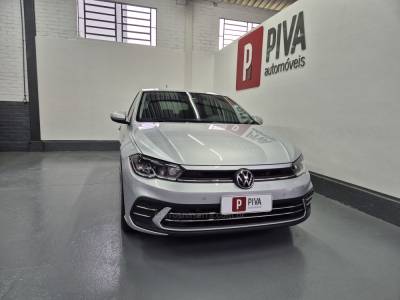 VOLKSWAGEN - POLO - 2023/2024 - Prata - R$ 102.500,00