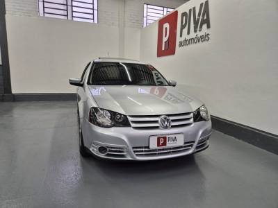 VOLKSWAGEN - GOLF - 2010/2011 - Prata - R$ 51.900,00