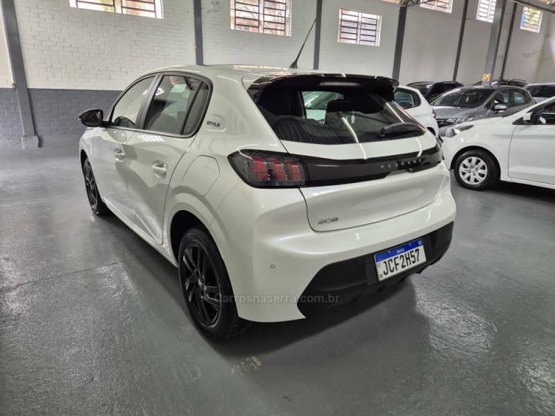 PEUGEOT - 208 - 2023/2024 - Branca - R$ 79.500,00