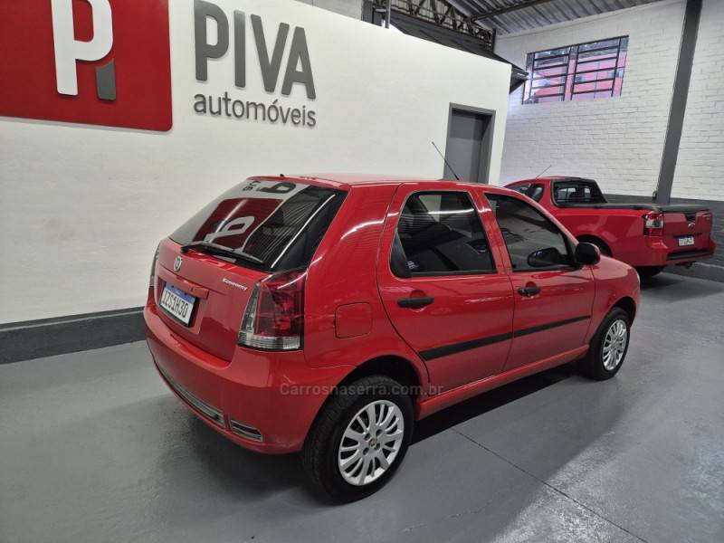 FIAT - PALIO - 2013/2014 - Vermelha - R$ 35.500,00