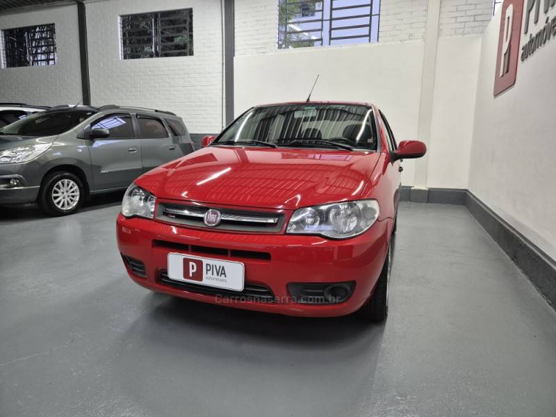 FIAT - PALIO - 2013/2014 - Vermelha - R$ 35.500,00