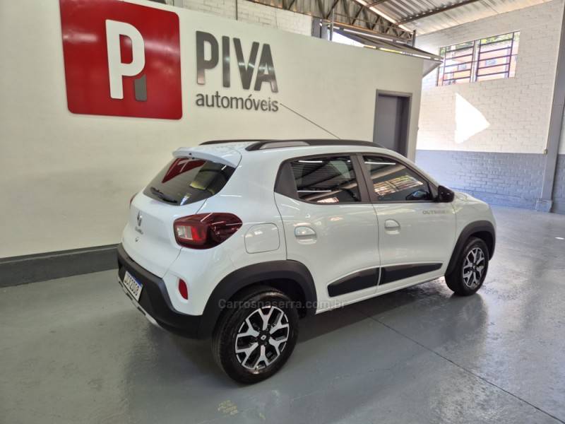 RENAULT - KWID - 2023/2024 - Branca - R$ 62.500,00