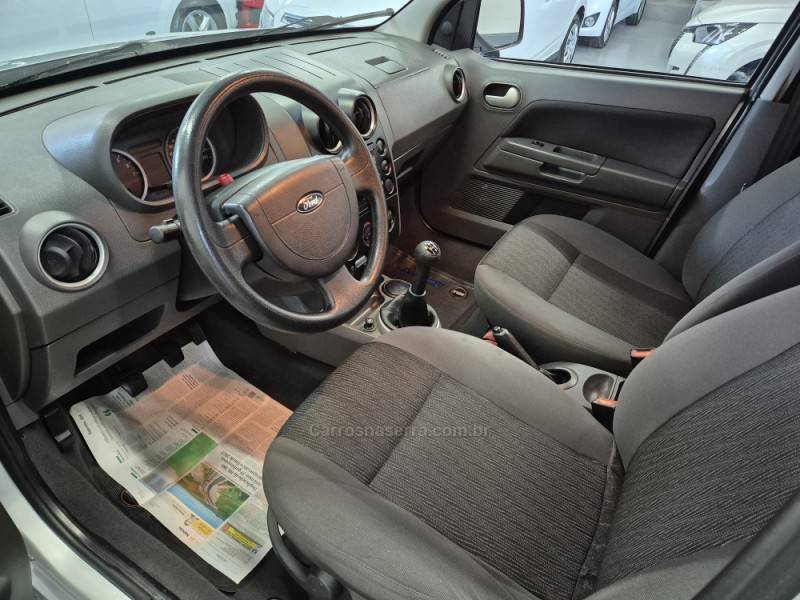 FORD - ECOSPORT - 2006/2007 - Prata - R$ 31.500,00