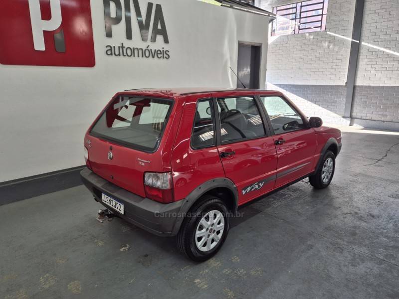 FIAT - UNO - 2011/2012 - Vermelha - R$ 32.500,00