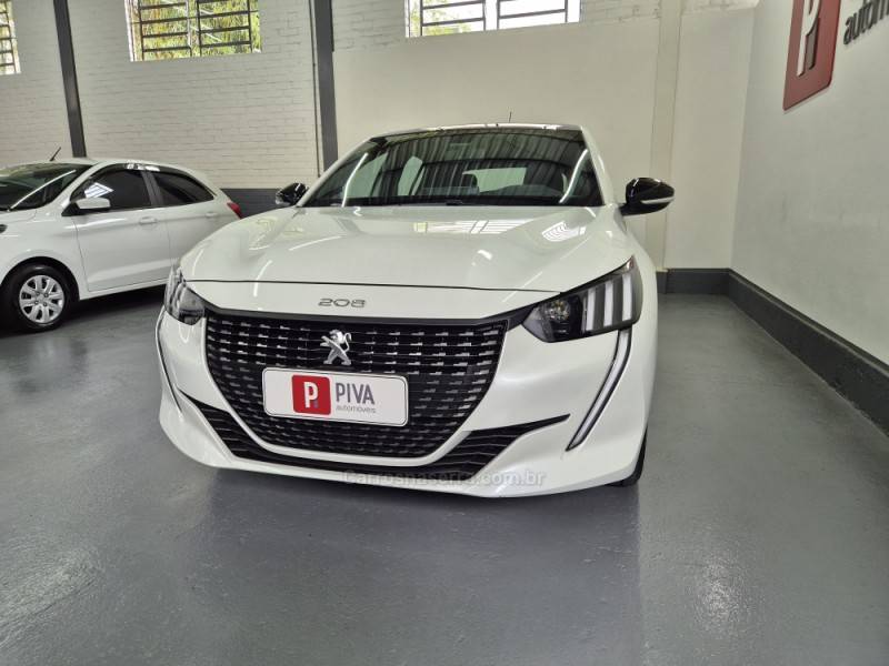 PEUGEOT - 208 - 2023/2024 - Branca - R$ 79.500,00