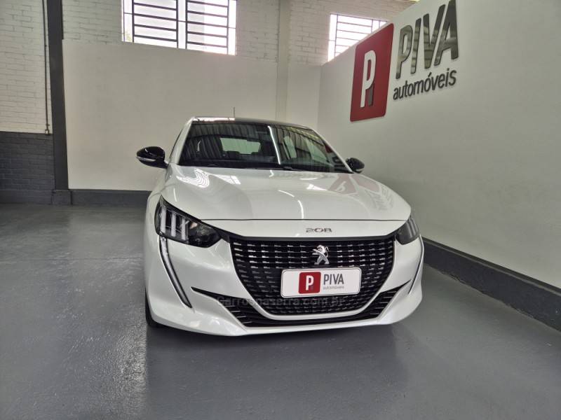 PEUGEOT - 208 - 2023/2024 - Branca - R$ 79.500,00