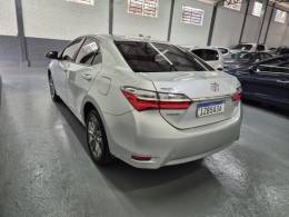 TOYOTA - COROLLA - 2018/2019 - Prata - R$ 107.900,00