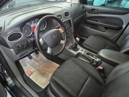 FORD - FOCUS - 2012/2013 - Preta - R$ 46.500,00