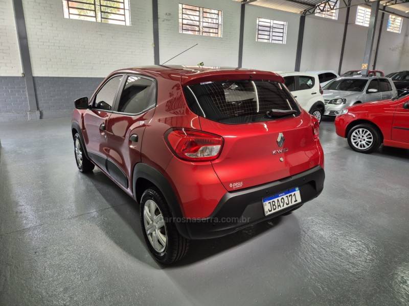 RENAULT - KWID - 2021/2022 - Vermelha - R$ 48.500,00