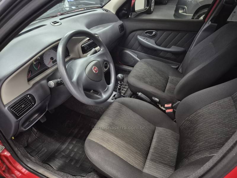 FIAT - PALIO - 2013/2014 - Vermelha - R$ 35.500,00