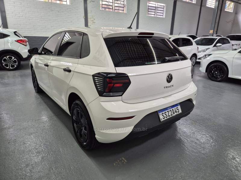 VOLKSWAGEN - POLO - 2023/2024 - Branca - R$ 72.500,00