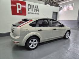 FORD - FOCUS - 2010/2011 - Prata - R$ 42.500,00