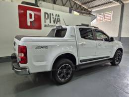 CHEVROLET - S10 - 2022/2023 - Branca - R$ 215.000,00