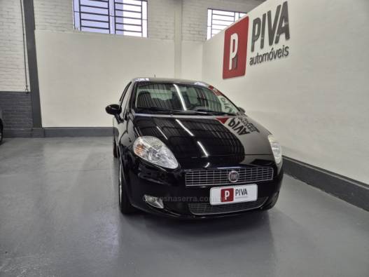FIAT - PUNTO - 2011/2012 - Preta - R$ 38.500,00