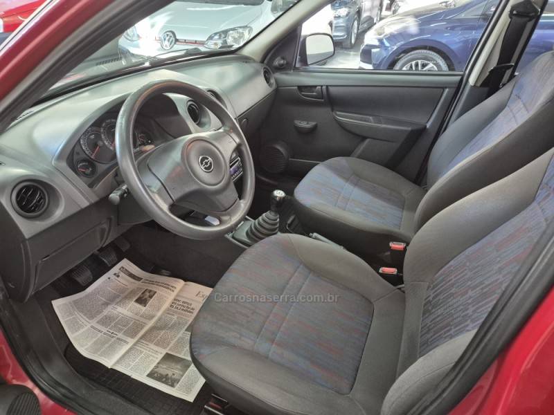 CHEVROLET - CELTA - 2009/2010 - Vermelha - R$ 28.900,00