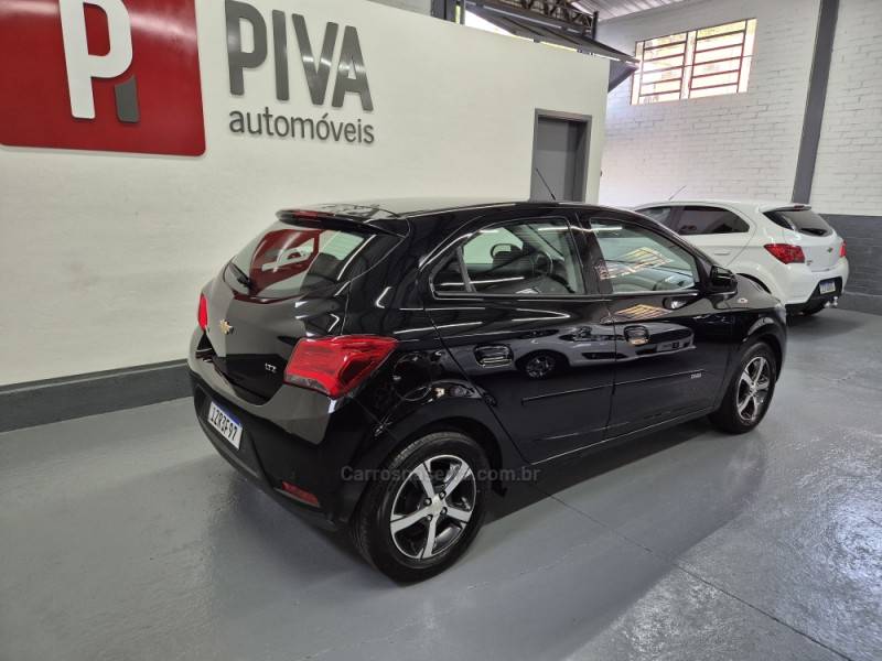 CHEVROLET - ONIX - 2019/2019 - Preta - R$ 69.500,00