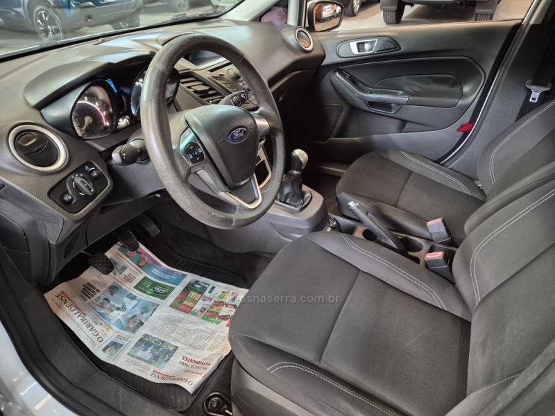 FORD - FIESTA - 2015/2015 - Branca - R$ 47.800,00