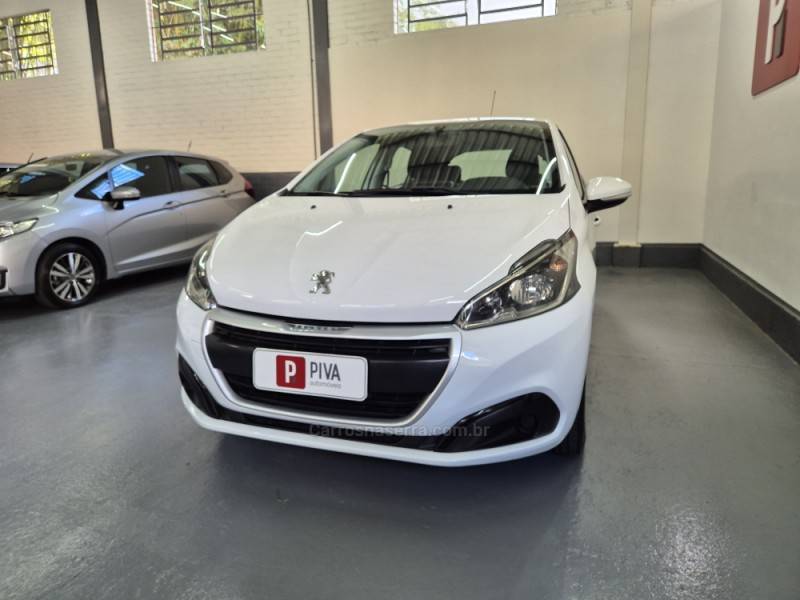 PEUGEOT - 208 - 2017/2018 - Branca - R$ 43.900,00