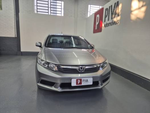 HONDA - CIVIC - 2013/2014 - Prata - R$ 67.900,00