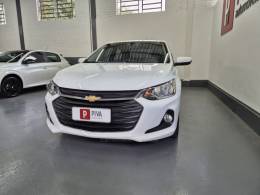 CHEVROLET - ONIX - 2022/2023 - Branca - R$ 77.000,00