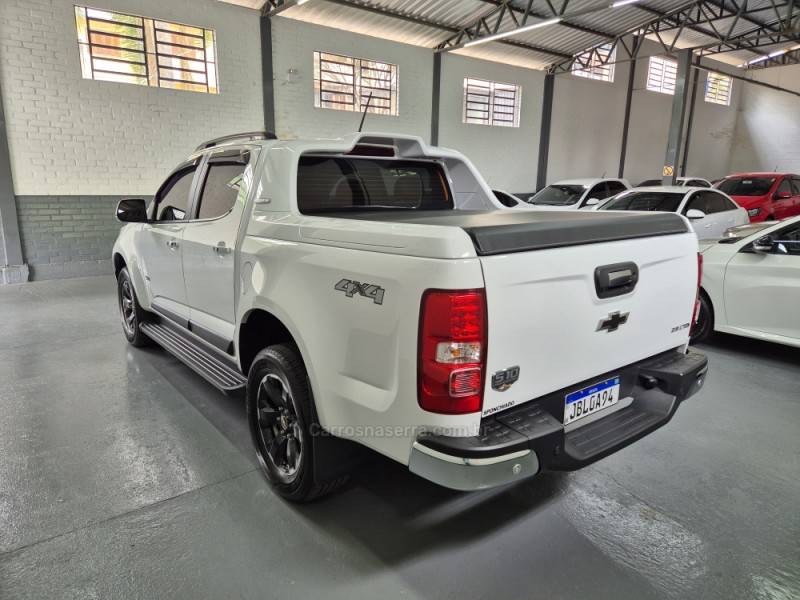 CHEVROLET - S10 - 2022/2023 - Branca - R$ 215.000,00