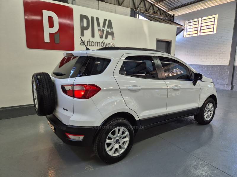 FORD - ECOSPORT - 2017/2018 - Branca - R$ 71.900,00
