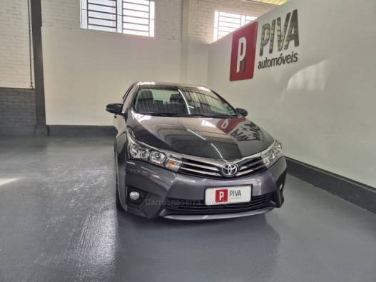 TOYOTA - COROLLA - 2016/2017 - Cinza - R$ 83.900,00