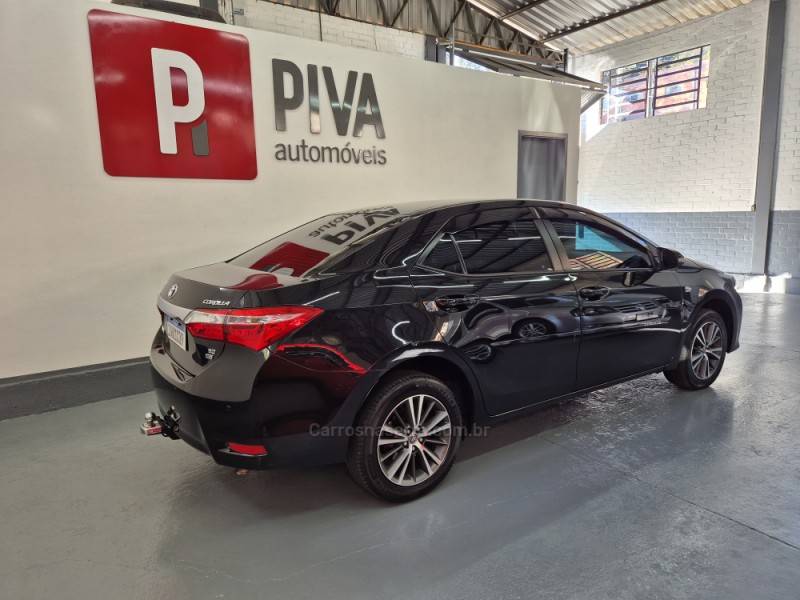 TOYOTA - COROLLA - 2015/2016 - Preta - R$ 85.900,00