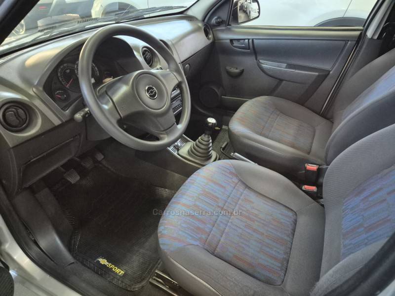 CHEVROLET - CELTA - 2009/2009 - Prata - R$ 24.900,00