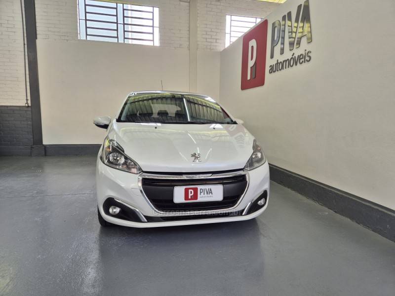 PEUGEOT - 208 - 2017/2017 - Branca - R$ 49.500,00
