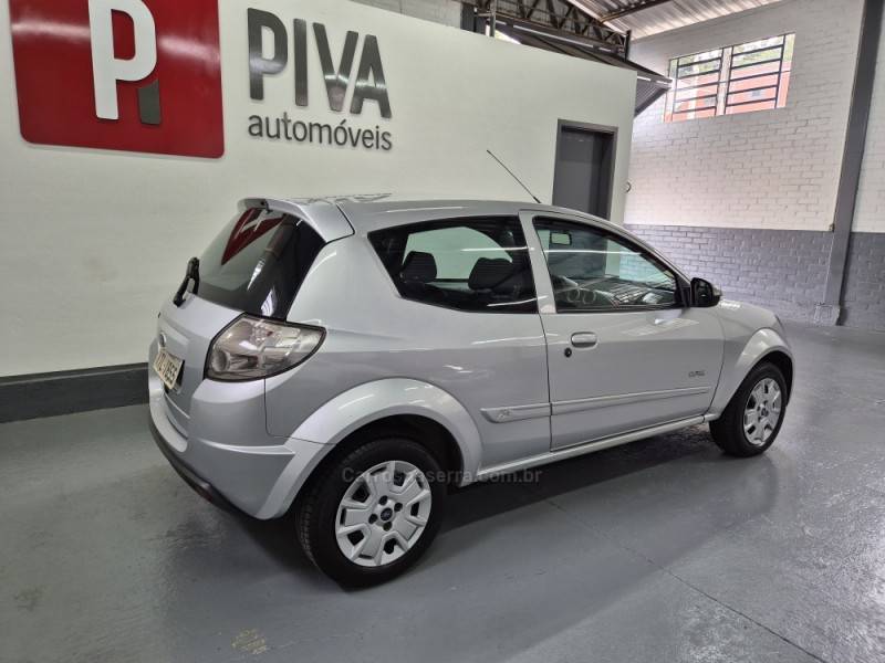 FORD - KA - 2013/2013 - Prata - R$ 30.900,00