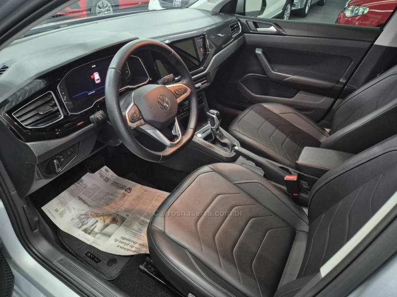 VOLKSWAGEN - POLO - 2023/2024 - Prata - R$ 102.500,00