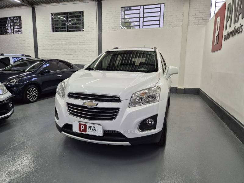 CHEVROLET - TRACKER - 2016/2016 - Branca - R$ 75.900,00