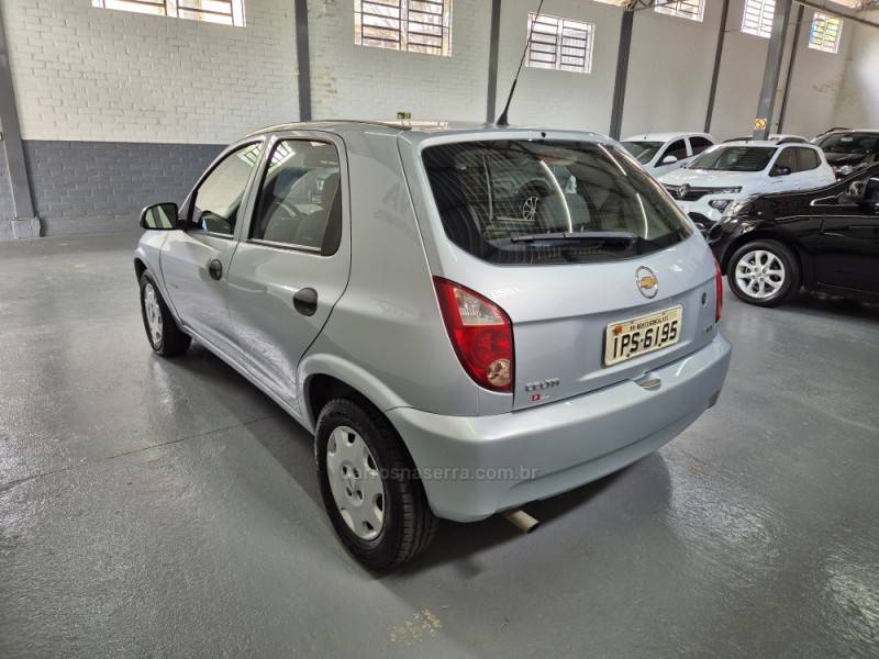 CHEVROLET - CELTA - 2009/2009 - Prata - R$ 24.900,00
