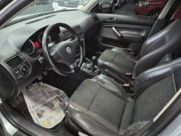 VOLKSWAGEN - GOLF - 2010/2011 - Prata - R$ 51.900,00