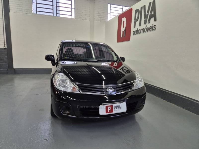 NISSAN - TIIDA - 2010/2011 - Preta - R$ 32.500,00