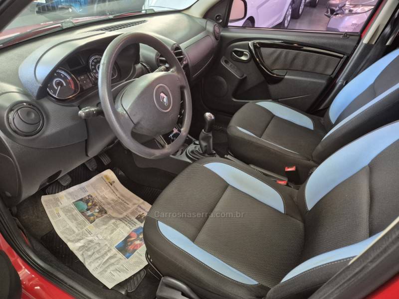 RENAULT - SANDERO - 2013/2014 - Vermelha - R$ 35.900,00