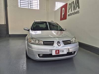 RENAULT - MÉGANE - 2011/2012 - Prata - R$ 33.900,00