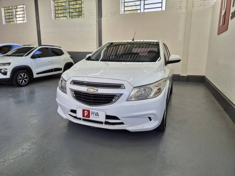 CHEVROLET - ONIX - 2014/2015 - Branca - R$ 43.900,00