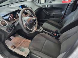FORD - FIESTA - 2016/2016 - Branca - R$ 49.900,00