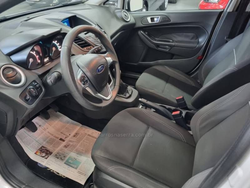 FORD - FIESTA - 2016/2016 - Branca - R$ 49.900,00