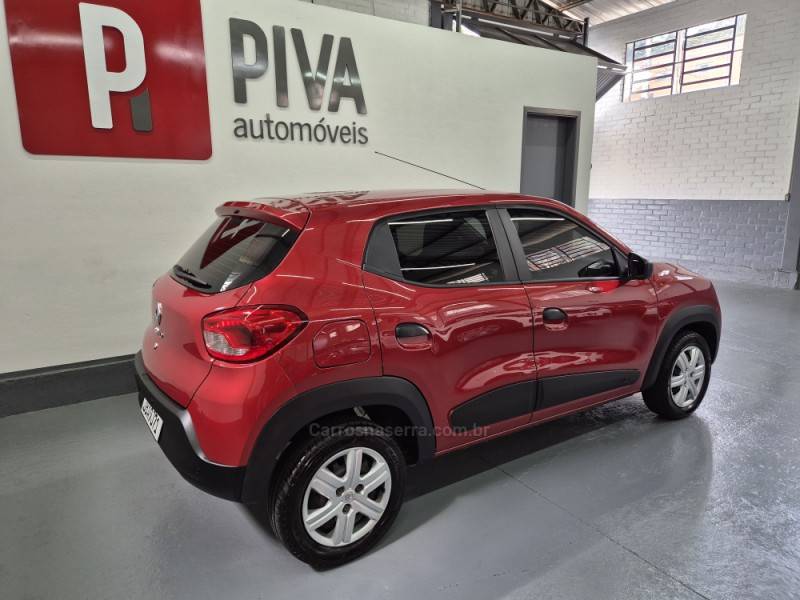 RENAULT - KWID - 2021/2022 - Vermelha - R$ 48.500,00