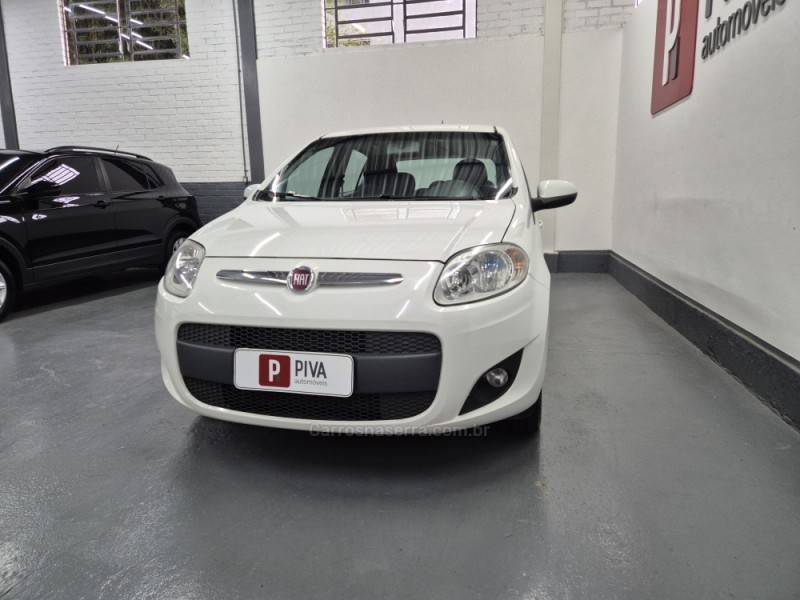 FIAT - PALIO - 2014/2015 - Branca - R$ 43.500,00
