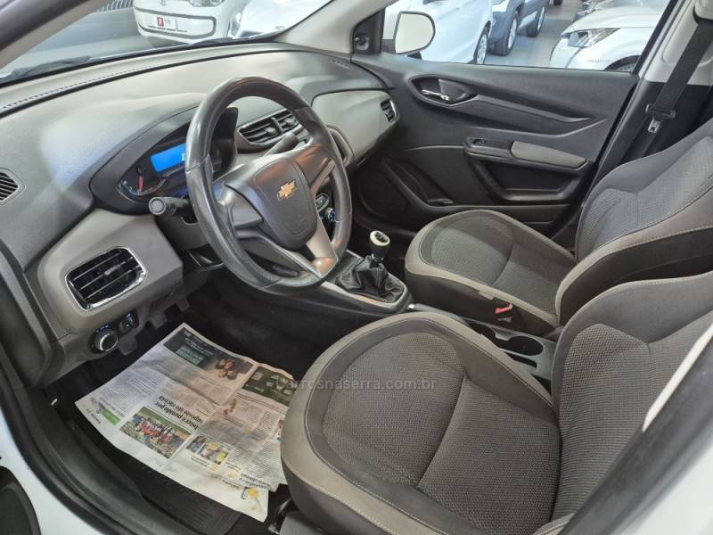 CHEVROLET - PRISMA - 2013/2014 - Branca - R$ 47.900,00