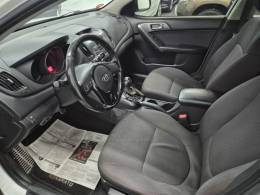 KIA MOTORS - CERATO - 2012/2013 - Branca - R$ 53.900,00