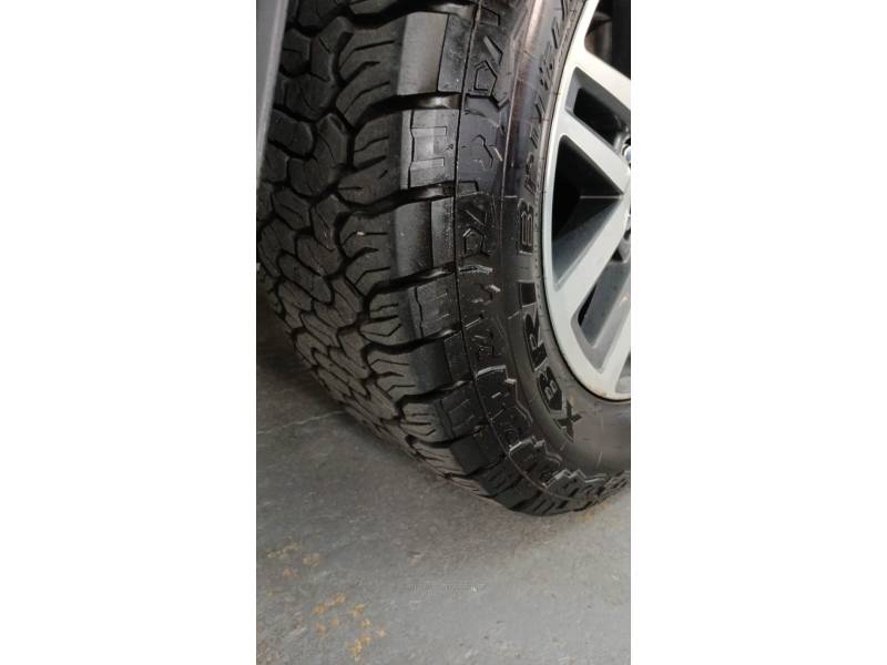TOYOTA - HILUX - 2019/2020 - Branca - R$ 205.000,00